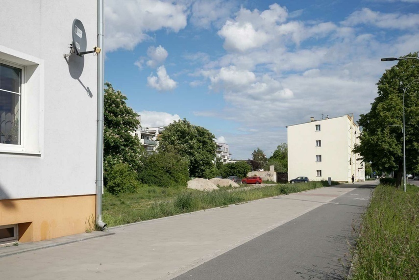 Elbląg, Na tej pustej obecnie działce mają powstać nowe budynki mieszkalne Elbląg, Na tej pustej obecnie działce mają powstać nowe budynki mieszkalne
