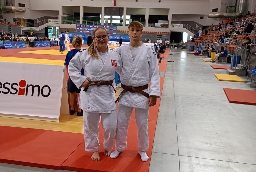 Elbląg, Aleksandra Kocieba (z lewej) zdobyła 5. miejsce na PE kadetów w judo (źródło Facebook Truso Elbląg) Elbląg, Aleksandra Kocieba (z lewej) zdobyła 5. miejsce na PE kadetów w judo (źródło Facebook Truso Elbląg)