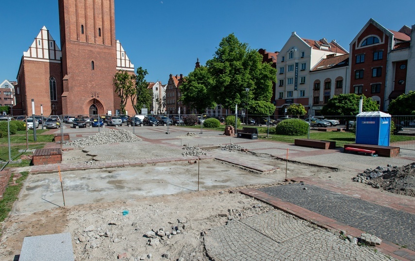 Elbląg, Remontują plac przy katedrze Elbląg, Remontują plac przy katedrze