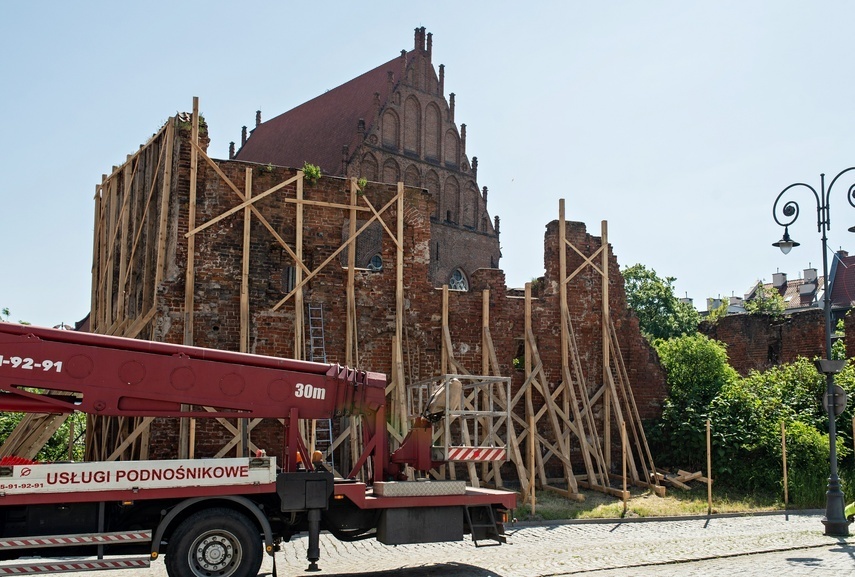 Elbląg, Zabezpieczone mury przy Galerii EL Elbląg, Zabezpieczone mury przy Galerii EL