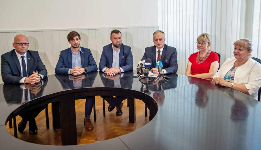 Elbląg, Opozycja z kredytem zaufania dla prezydenta Elbląg, Opozycja z kredytem zaufania dla prezydenta
