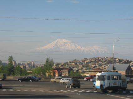 Elbląg, Ararat widziany z ulicy w Erewaniu Elbląg, Ararat widziany z ulicy w Erewaniu