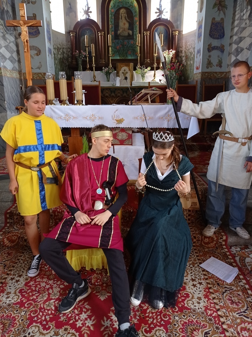 Elbląg, Stara Baśń w kościele Elbląg, Stara Baśń w kościele