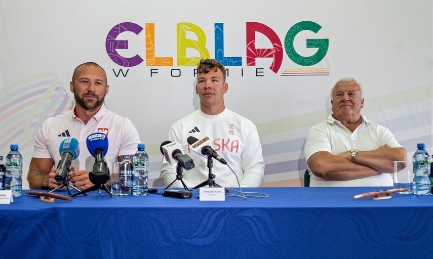 Elbląg, Trener Wojciech Załuski, olimpijczyk Przemek Korsak i sponsor klubu Edward Parzych na konferencji prasowej Elbląg, Trener Wojciech Załuski, olimpijczyk Przemek Korsak i sponsor klubu Edward Parzych na konferencji prasowej