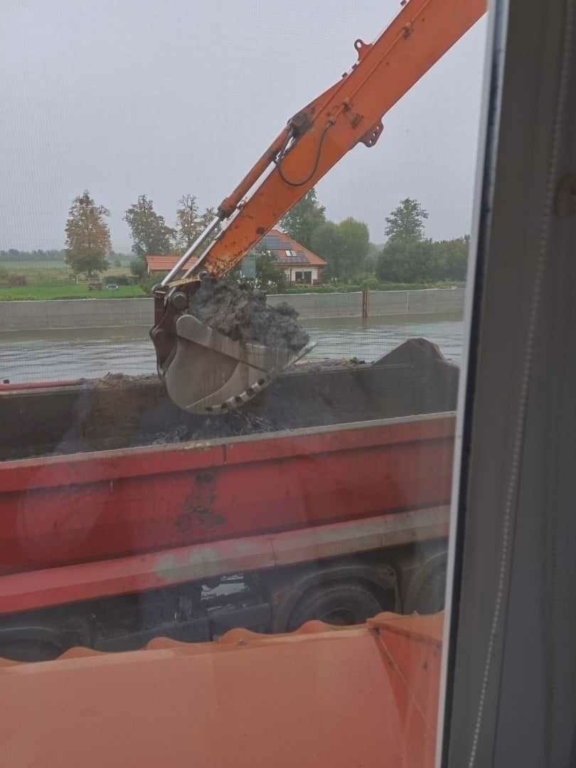 Elbląg, Prace prowadzone były w pobliżu domów, Elbląg, Prace prowadzone były w pobliżu domów,