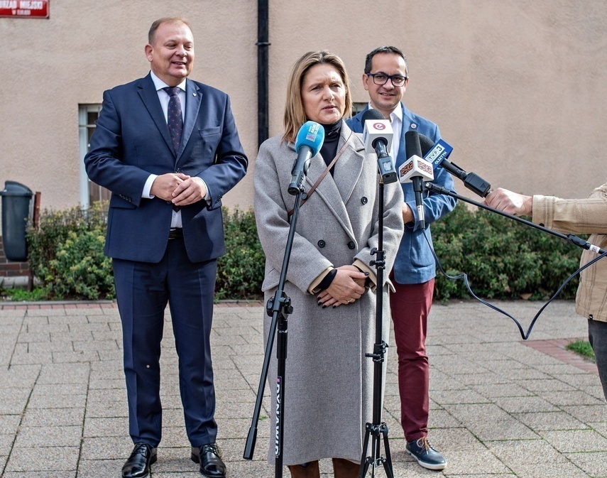 Elbląg, Od lewej Michał Missan, Beata Kulesza, Robert Turlej. Elbląg, Od lewej Michał Missan, Beata Kulesza, Robert Turlej.