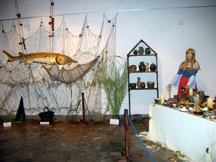 Elbląg, Na wystawie prezentowanych jest około 3 tys. eksponatów zebranych podczas badań archeologicznych na Starym Mieście w Elblągu