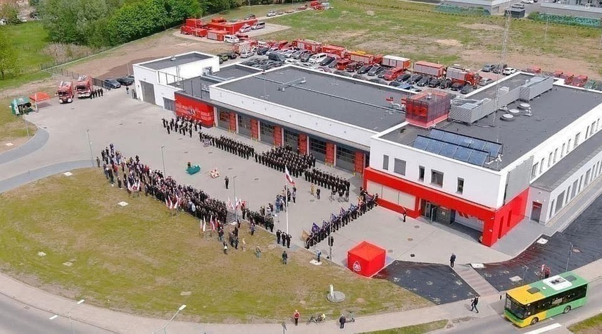 Elbląg, Nowa hala, boisko i fotowoltaika u strażaków Elbląg, Nowa hala, boisko i fotowoltaika u strażaków