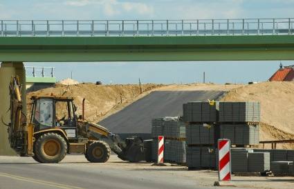 Elbląg, W okolicach Elbląga prowadzone są także inne, powiązane ze sobą duże inwestycje drogowe, m.in. budowa nowoczesnego węzła Elbląg-Wschód