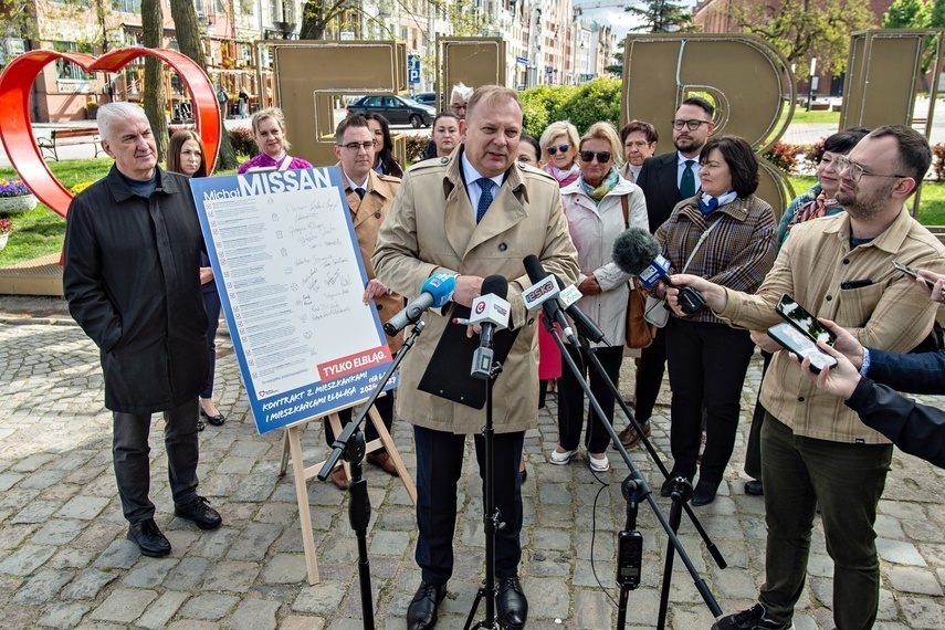 Elbląg, 6 maja minie rok prezydentury Michała Missan. Dzisiaj zwołał konferencję prasową w otoczeniu radnych KO i swoich zastępców Elbląg, 6 maja minie rok prezydentury Michała Missan. Dzisiaj zwołał konferencję prasową w otoczeniu radnych KO i swoich zastępców