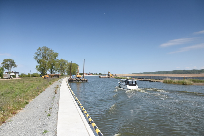 Elbląg, Wybierają zalegającą w rzece Elbląg ziemię Elbląg, Wybierają zalegającą w rzece Elbląg ziemię