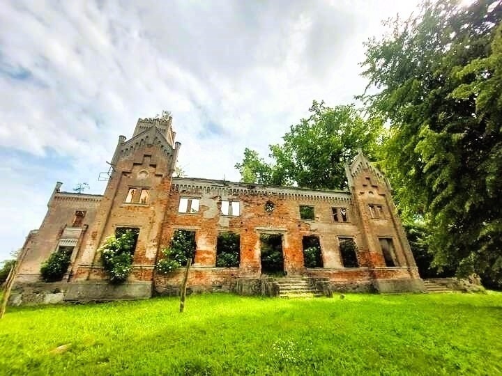 Elbląg, Ruiny pałacu Victora i Margarethe Fehlauer w Pudłowcu, Elbląg, Ruiny pałacu Victora i Margarethe Fehlauer w Pudłowcu,