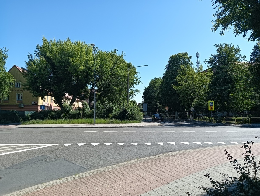 Elbląg, Rondo u marszałka, pisarki i szlachcica Elbląg, Rondo u marszałka, pisarki i szlachcica