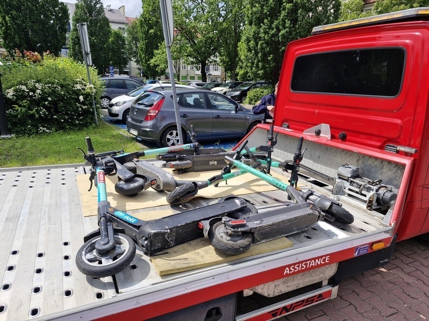 Elbląg, W maju i czerwcu strażnicy miejscy odholowali na policyjny parking 18 hulajnóg, Elbląg, W maju i czerwcu strażnicy miejscy odholowali na policyjny parking 18 hulajnóg,