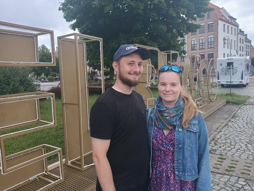 Elbląg, Ania i Paweł Piekarczykowie, nowożeńcy z Wrocławia.