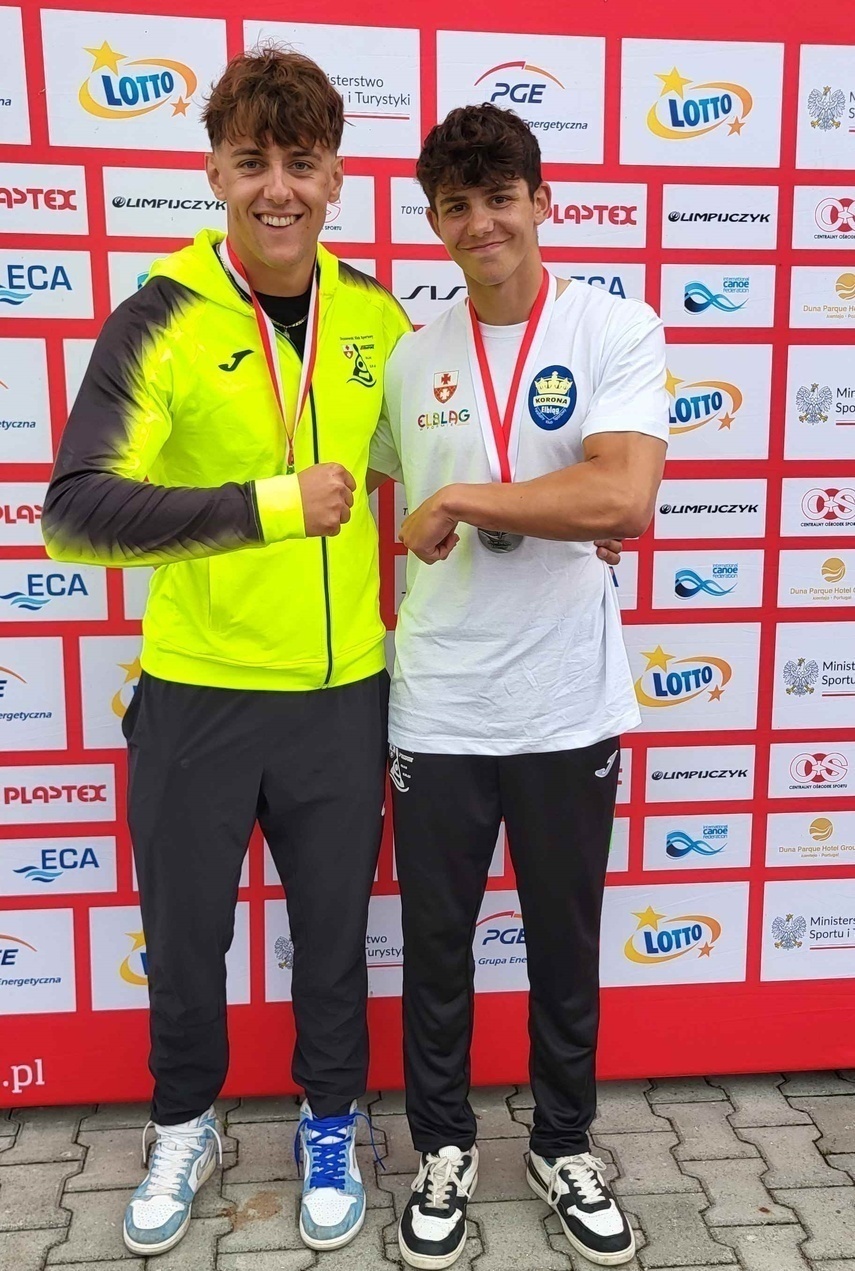 Elbląg, Igo0r Komorowski (z lewej) i Patryk Stasiełowicz z medalami MMP Elbląg, Igo0r Komorowski (z lewej) i Patryk Stasiełowicz z medalami MMP