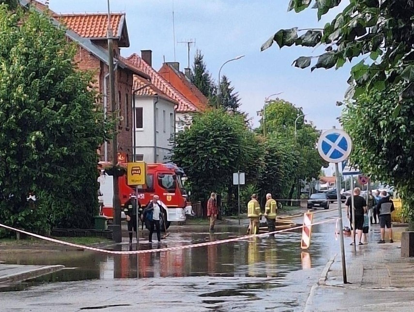 Elbląg, Podtopiona ul. Portowa w Tolkmicku, niedziela, 3 sierpnia