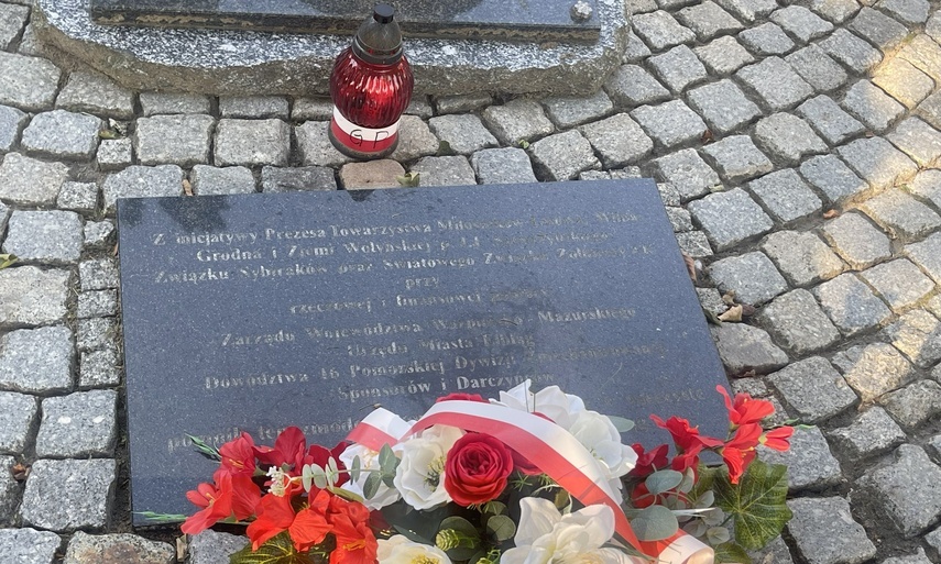 Elbląg, Śladami elbląskich pomników i tablic