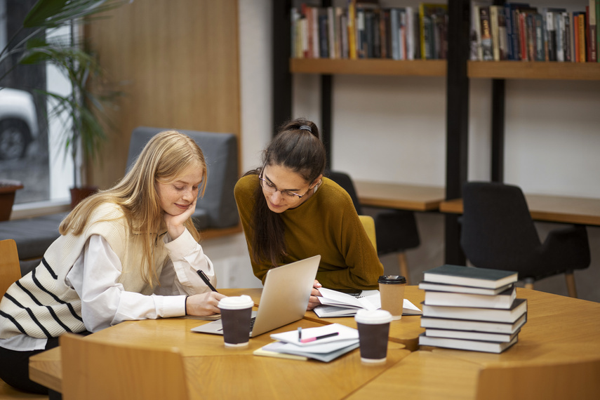Jakie kierunki studiów wybierają Polacy? Rozmowa z autorką raportu WSB-NLU Jakie kierunki studiów wybierają Polacy? Rozmowa z autorką raportu WSB-NLU