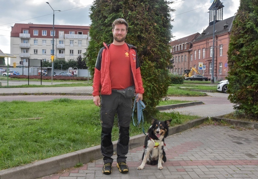Elbląg, Ratownik GOPR Aleksander Karkoszka i jego pies Oslo