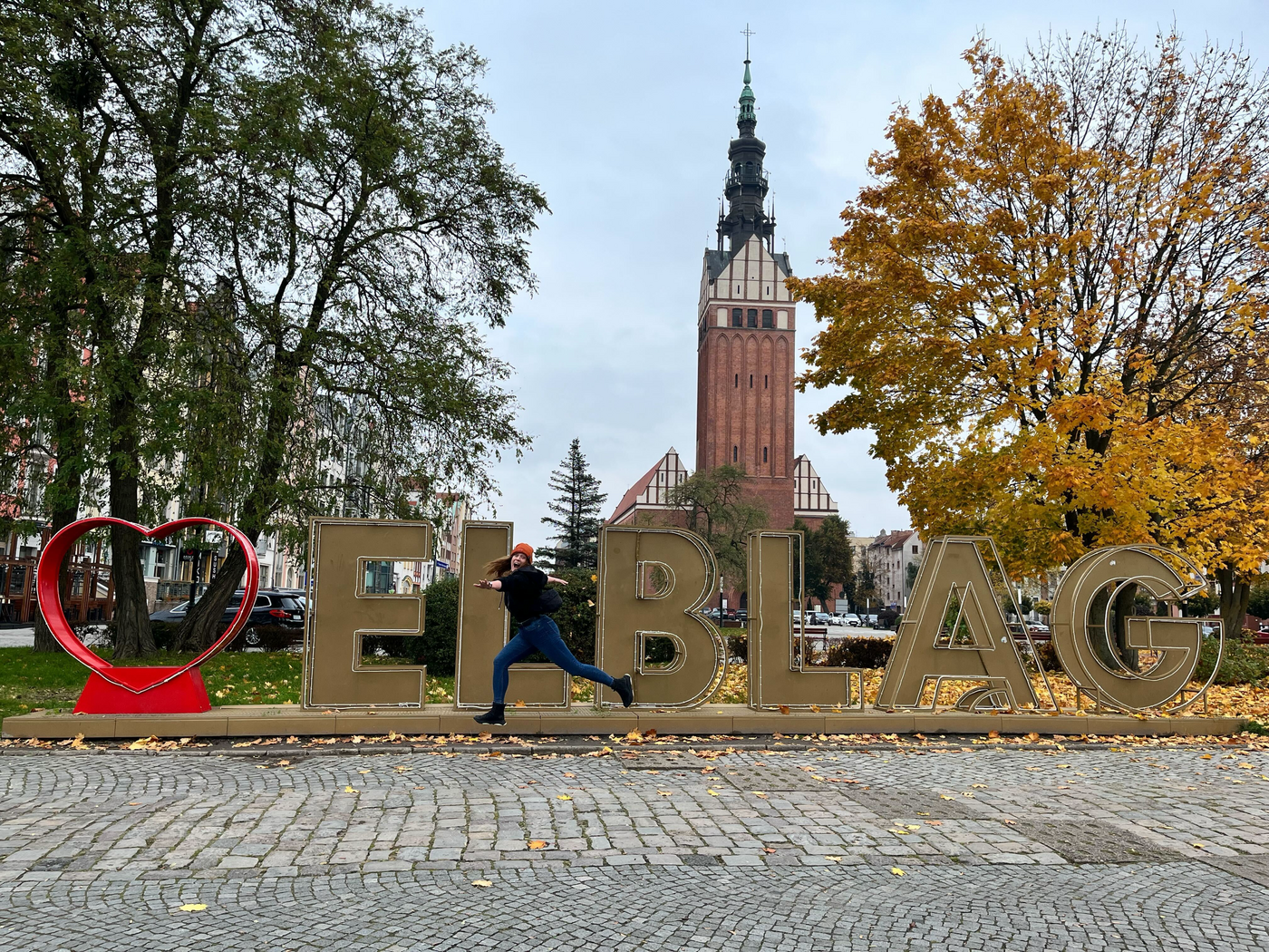 Nareszcie weekend. Premiera i święto w teatrze oraz Baltic Cup [ Wiadomości ]