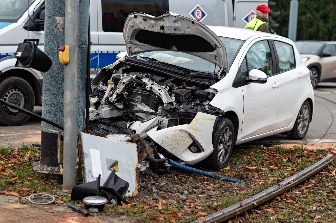 Elbląg, Próbował uniknąć zderzenia, uderzył w słup Elbląg, Próbował uniknąć zderzenia, uderzył w słup