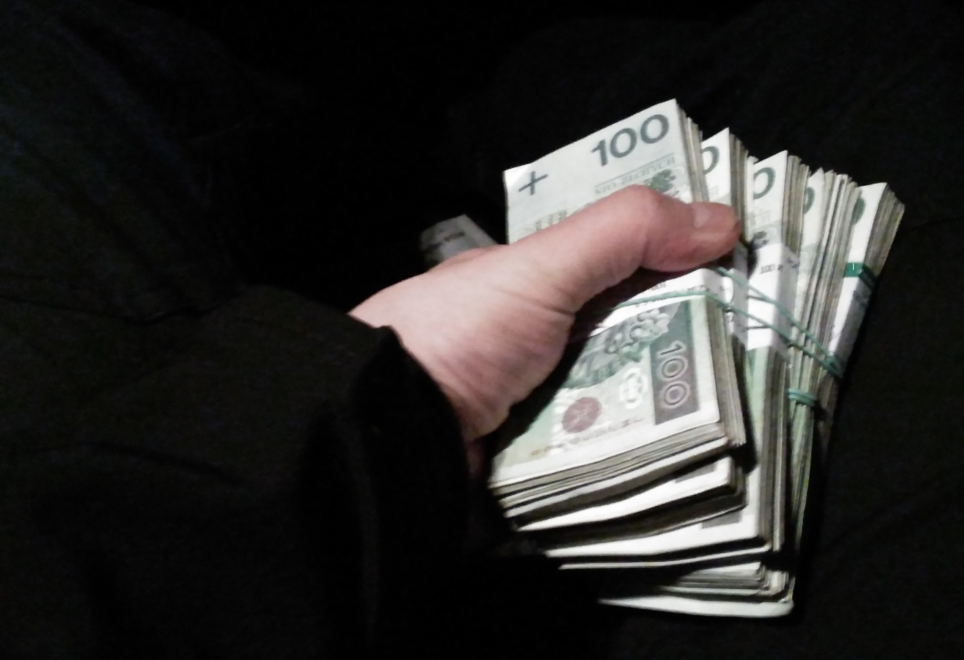 Elbląg, Chciał mieć więcej pieniędzy, stracił sto tysięcy