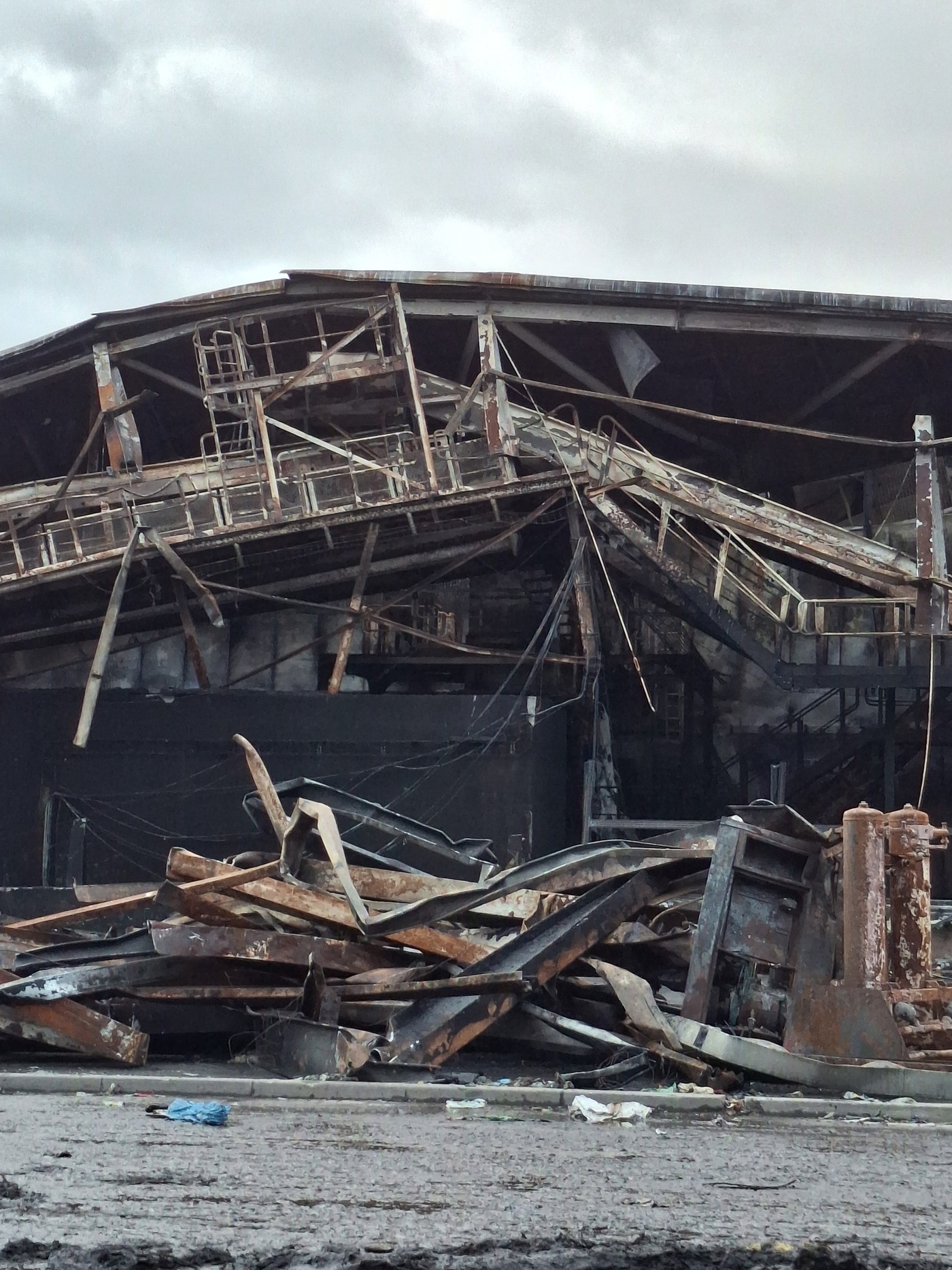 Elbląg, Rozpoczęła się rozbiórka spalonej sortowni odpadów Elbląg, Rozpoczęła się rozbiórka spalonej sortowni odpadów