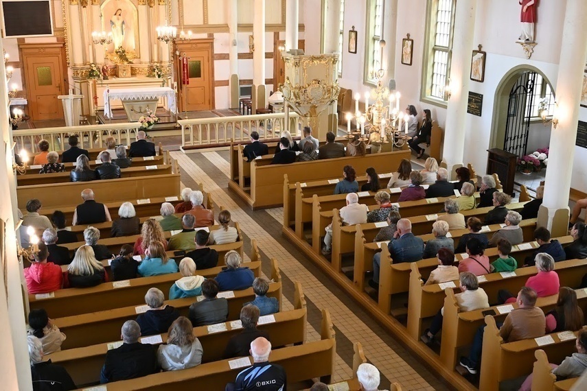 Elbląg, Liczby elbląskiej diecezji: Chrzty, komunie, małżeństwa...