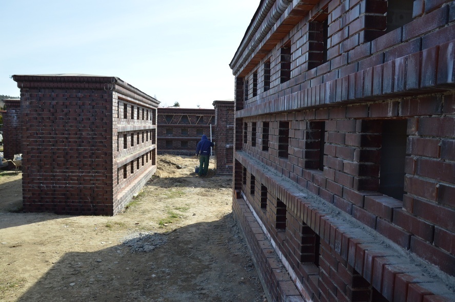 Elbląg, W 2022 roku wybudowano nowe kolumbaria na elbląskiej Dębicy,