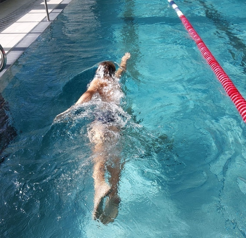 Nauka pływania dla dorosłych - bez stresu i wstydu