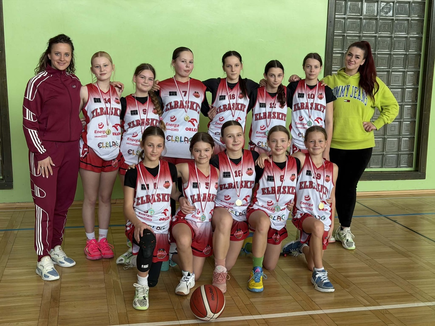 Dziewczęta z SP 11 najlepsze [ Społeczeństwo ]