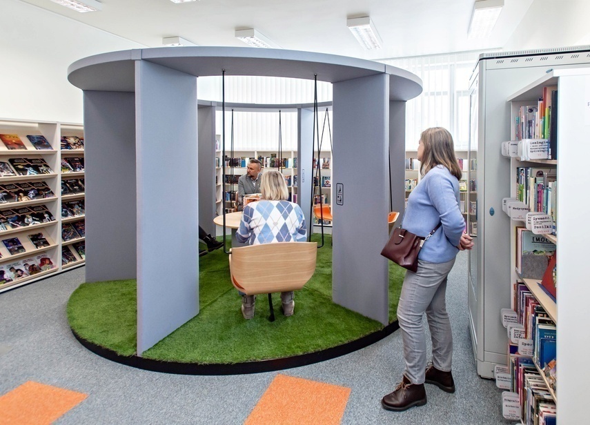 Elbląg, Huśtawka społeczna na służyć spotkaniom i budowaniu relacji Elbląg, Huśtawka społeczna na służyć spotkaniom i budowaniu relacji