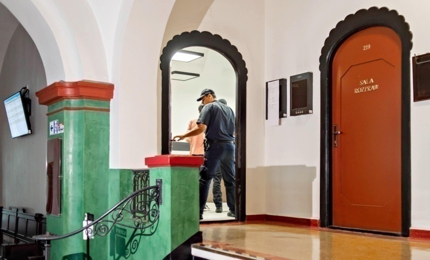 Elbląg, Doprowadzenie Adama U. na pierwszą rozprawę,