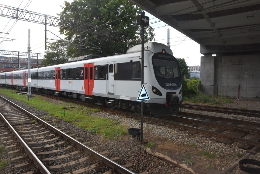 Elbląg, Kto zawiezie Elblążan pociągiem do Trójmiasta?