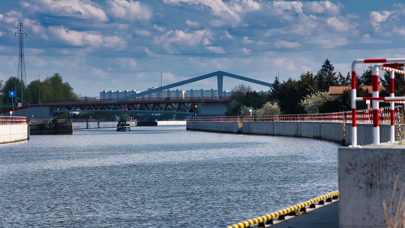 Elbląg, Most w Nowakowie, w tle Elbląg. Zdjęcie z konkursu Fotka Miesiąca, maj 2025, autor MisiekPL
