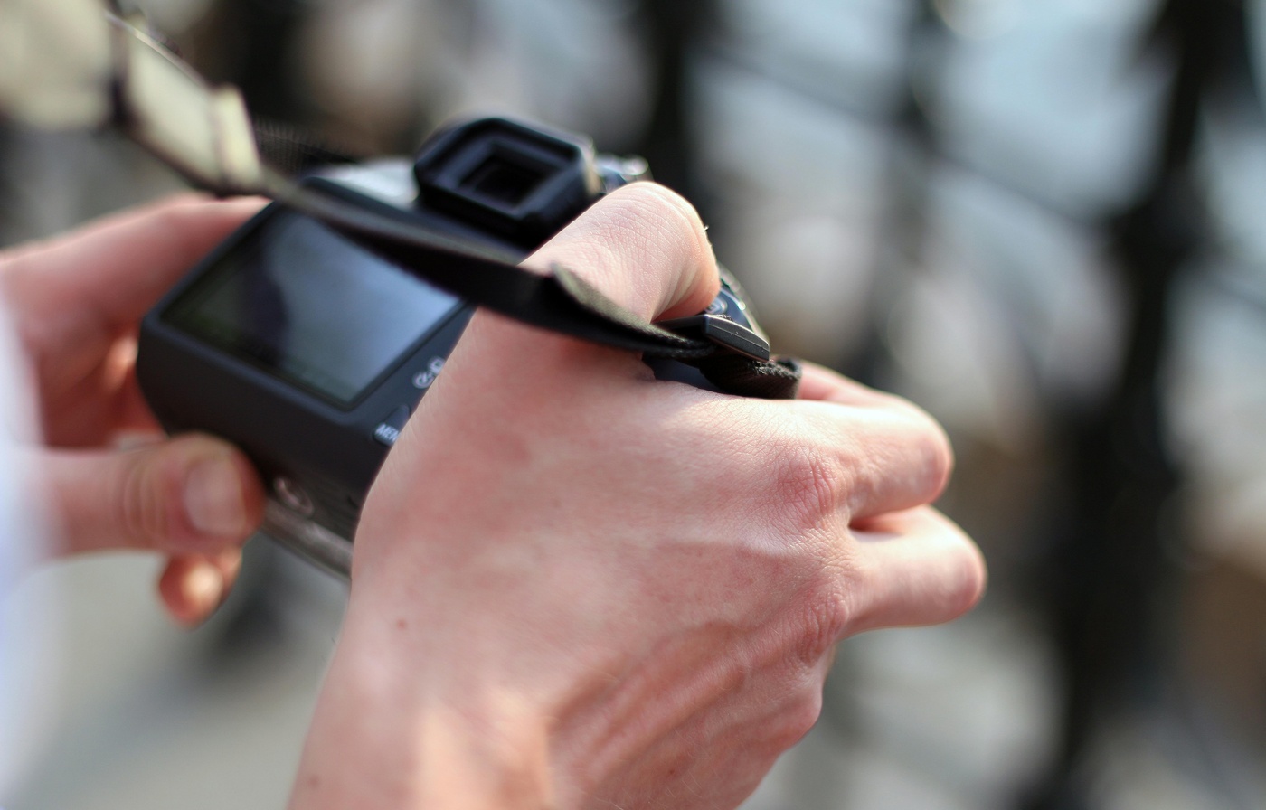 Jak dokumentować życie miasta: proste narzędzia dla lokalnych fotografów