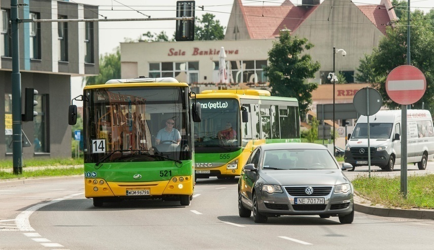 Elbląg, Rozstrzał w ofertach na miejską komunikację