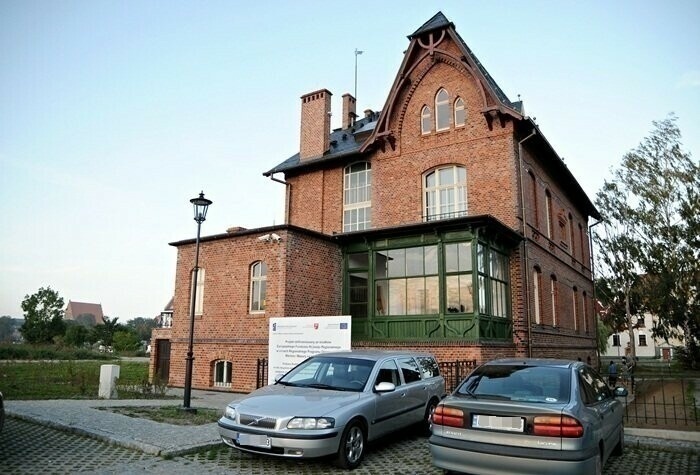 Elbląg, MDK w Elblągu ma dwie siedziby - przy Bema i Warszawskiej (na zdjęciu), Elbląg, MDK w Elblągu ma dwie siedziby - przy Bema i Warszawskiej (na zdjęciu),