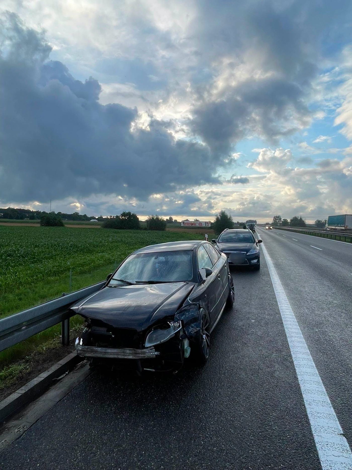 Elbląg, Uderzył w barierki na S7 Elbląg, Uderzył w barierki na S7