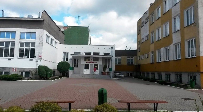 Elbląg, SP 11 przy ul. Korczaka