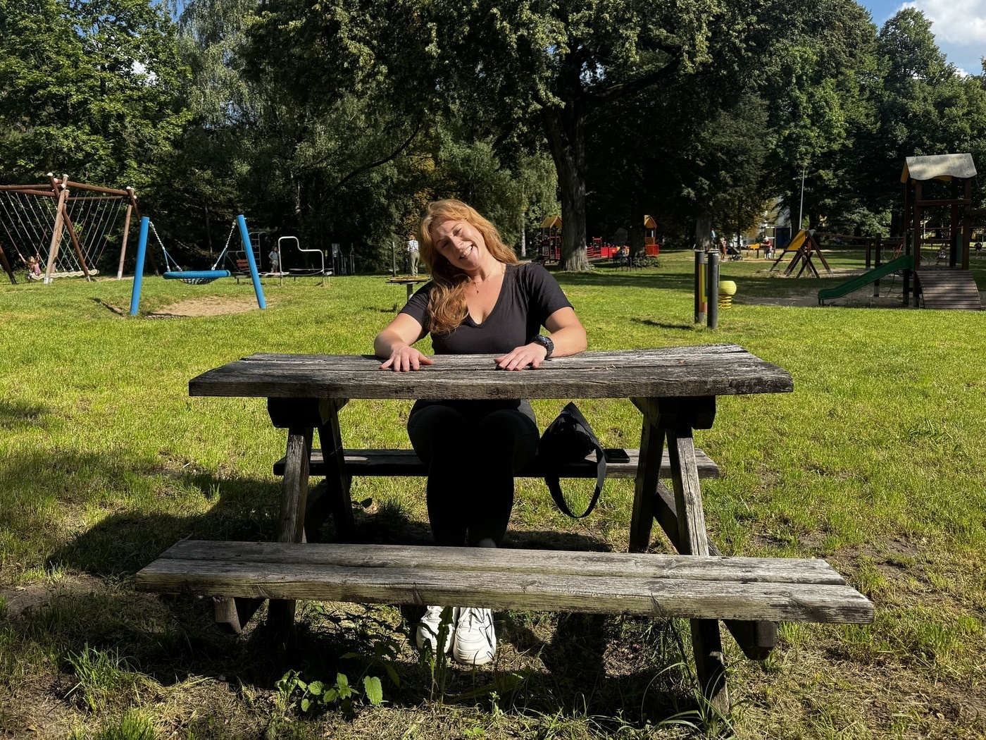 Nareszcie weekend. Problemy osiedlowe i sjesta w parku [ Wiadomości ]