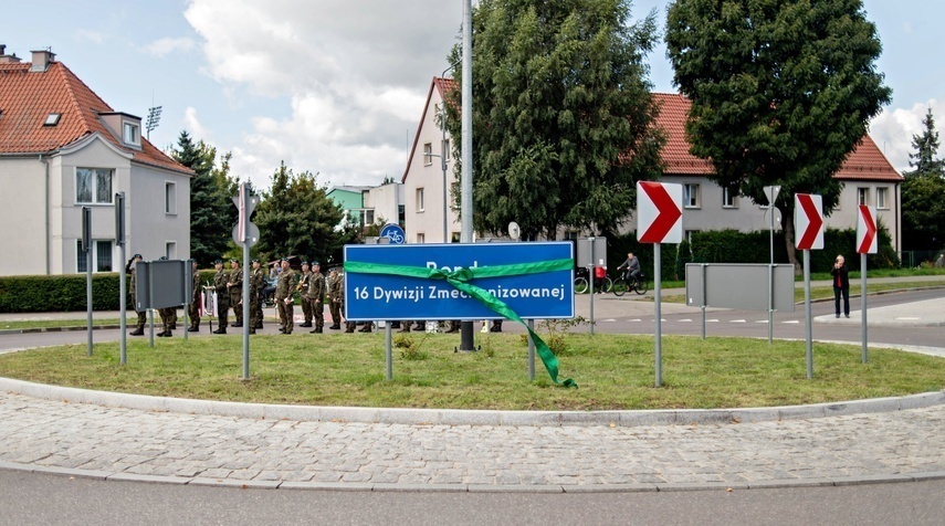 Elbląg, Rondo u zbiegu ul. 13 Elbląskiego Pułku Przeciwlotniczego i Tadeusza Kościuszki ma już nową nazwę Elbląg, Rondo u zbiegu ul. 13 Elbląskiego Pułku Przeciwlotniczego i Tadeusza Kościuszki ma już nową nazwę