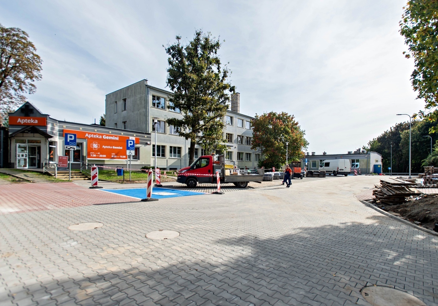Elbląg, Trwają ostatnie prace przy przebudowie parkingu na ul. Bema, Elbląg, Trwają ostatnie prace przy przebudowie parkingu na ul. Bema,