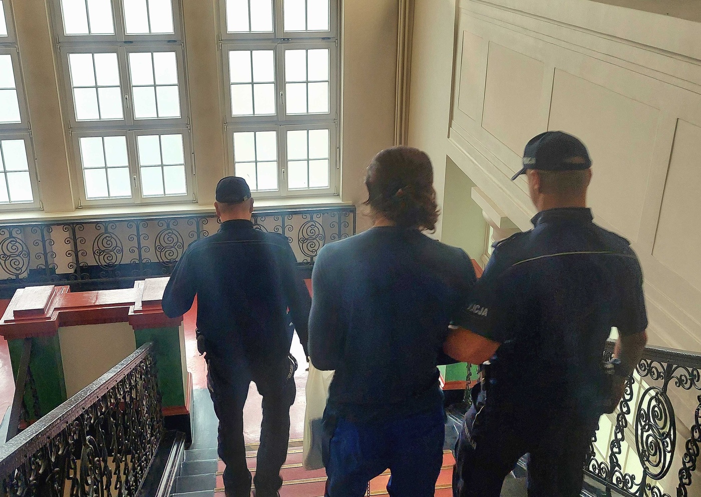 Elbląg, Sebastian S. opuszcza sąd w eskorcie policji, Elbląg, Sebastian S. opuszcza sąd w eskorcie policji,