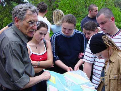 Elbląg, Prof. Zbigniew Ender ze studentami Elbląg, Prof. Zbigniew Ender ze studentami