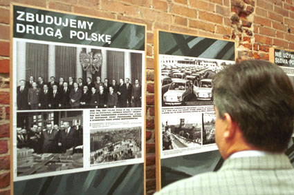 Elbląg, W Bibliotece Elbląskiej otwarto wystawę Czerwiec 1976 Elbląg, W Bibliotece Elbląskiej otwarto wystawę Czerwiec 1976