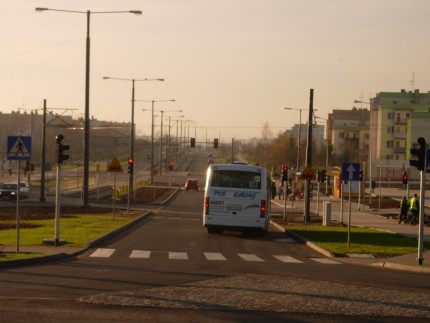 Elbląg, Autobus czekający na tramwaj