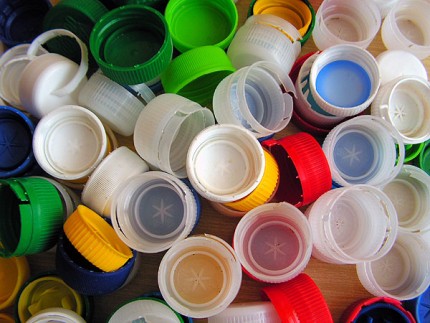 Elbląg, Plastikowe nakrętki to też surowiec wtórny Elbląg, Plastikowe nakrętki to też surowiec wtórny