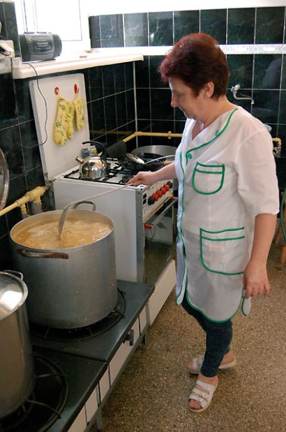 Elbląg, Przygotowywanie posiłków w SP 6 Elbląg, Przygotowywanie posiłków w SP 6